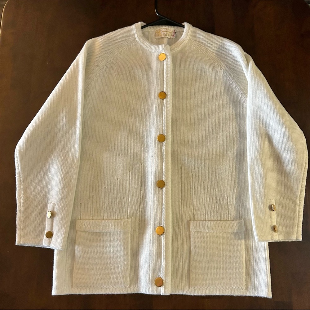 Fully Fashioned Women's Size Medium Acrylic Gold Button White Sweater Vintage